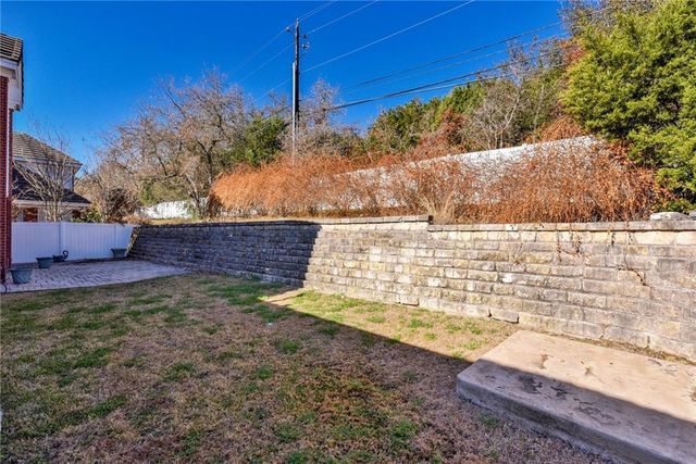 4010 Long Champ DR 14, Austin, TX 78746