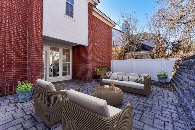 4010 Long Champ DR 14, Austin, TX 78746