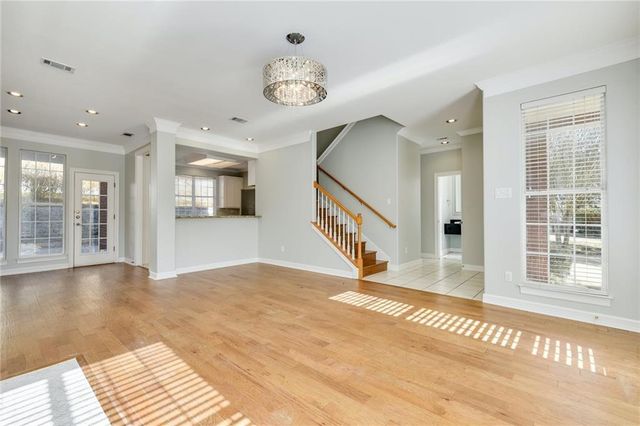 4010 Long Champ DR 14, Austin, TX 78746