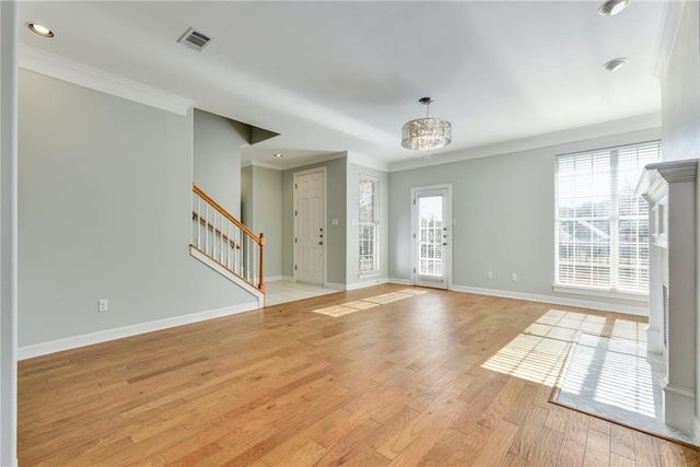 4010 Long Champ DR 14, Austin, TX 78746