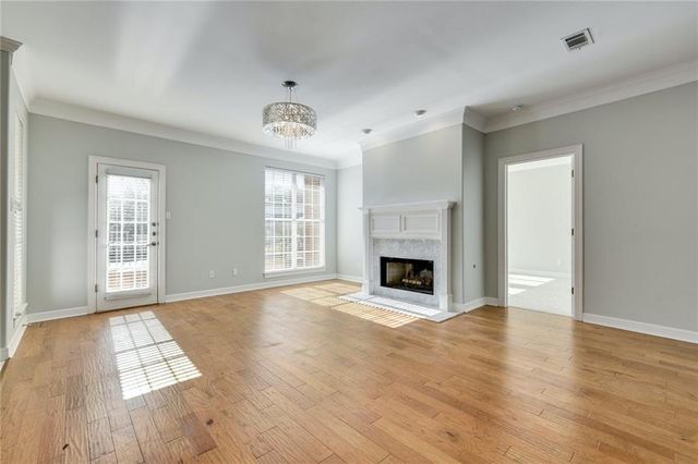 4010 Long Champ DR 14, Austin, TX 78746