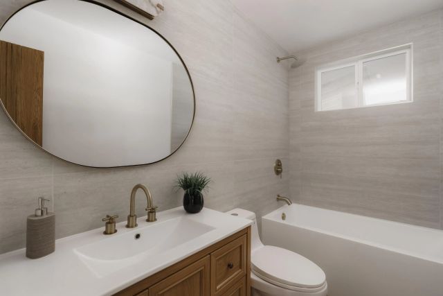 4534 Chateau Dr, San Diego, CA 92117