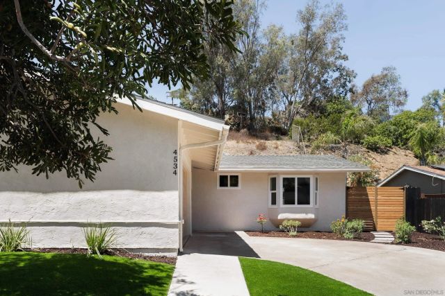 4534 Chateau Dr, San Diego, CA 92117