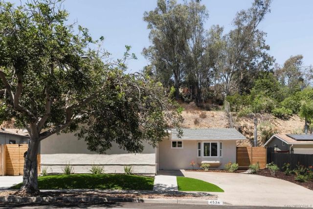 4534 Chateau Dr, San Diego, CA 92117