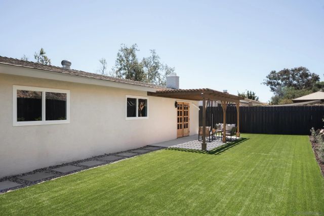 4534 Chateau Dr, San Diego, CA 92117
