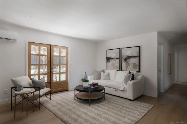 4534 Chateau Dr, San Diego, CA 92117