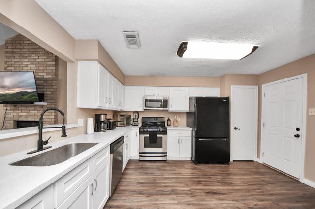 5331 Windsong Trail, Houston, TX 77084