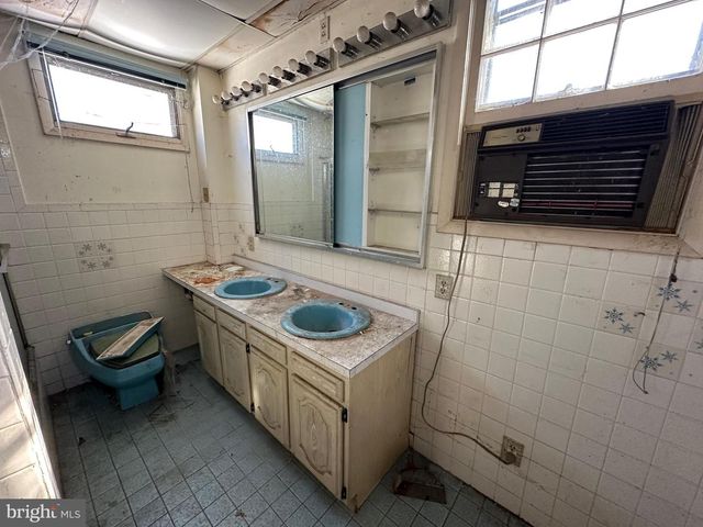 1400 PLYMOUTH BLVD, Norristown, PA 19401