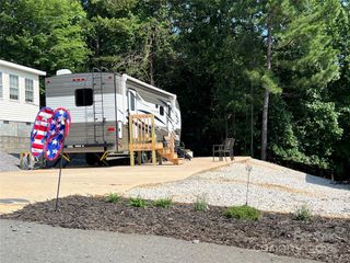 207 Cardinal Avenue, New London, NC 28127