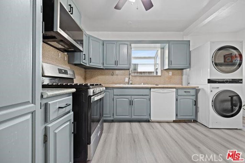 Image 13 of property listing at 2210 Clyde, Los Angeles, CA 90016