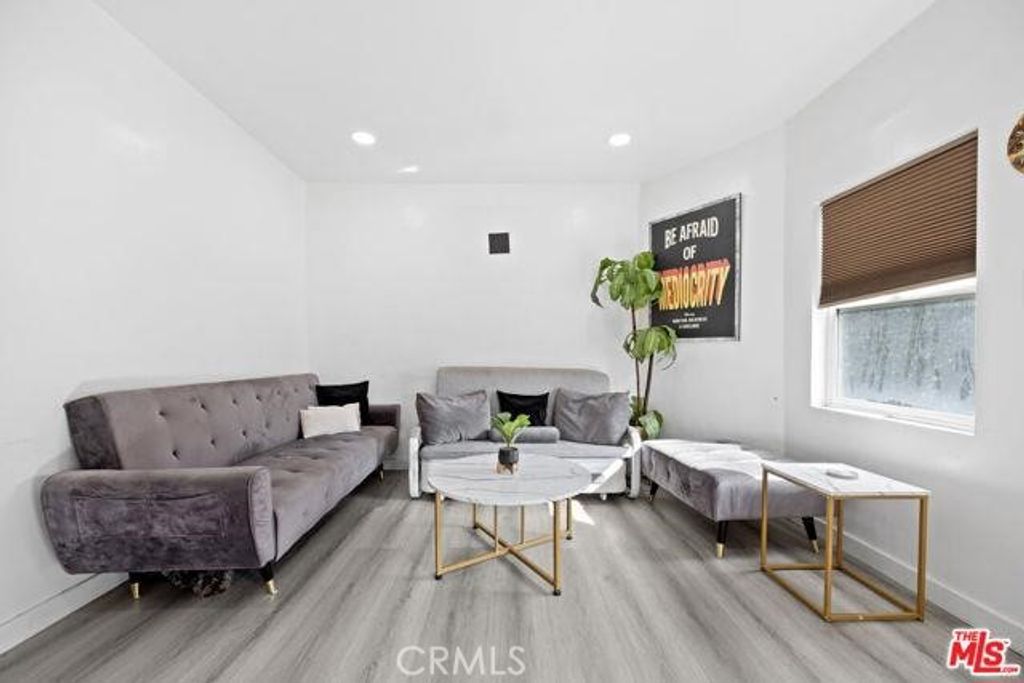 Image 26 of property listing at 2210 Clyde, Los Angeles, CA 90016