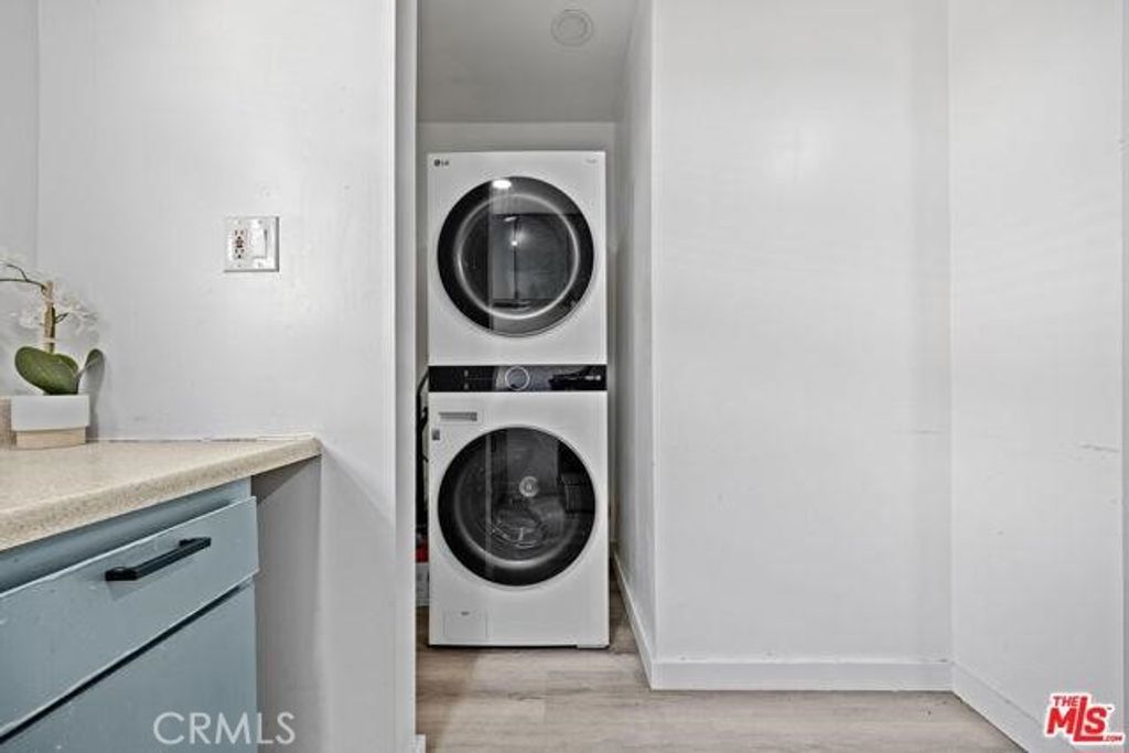 Image 28 of property listing at 2210 Clyde, Los Angeles, CA 90016