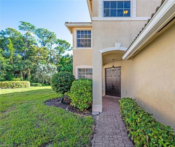 1262 Barrigona CT, Naples, FL 34119