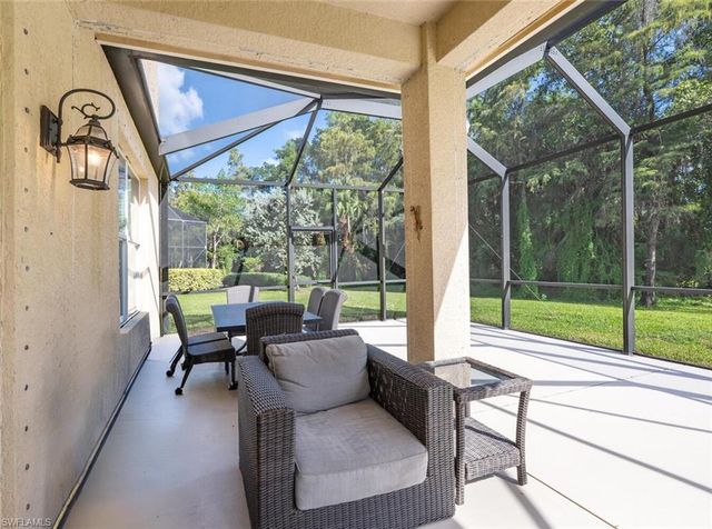 1262 Barrigona CT, Naples, FL 34119