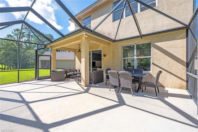 1262 Barrigona CT, Naples, FL 34119