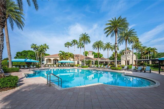 1262 Barrigona CT, Naples, FL 34119