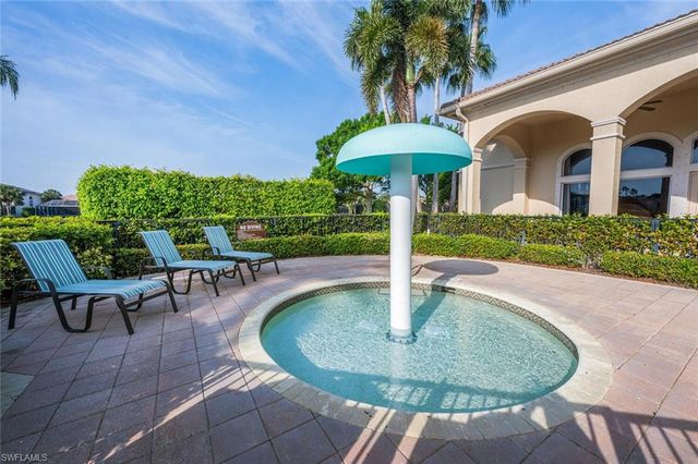 1262 Barrigona CT, Naples, FL 34119