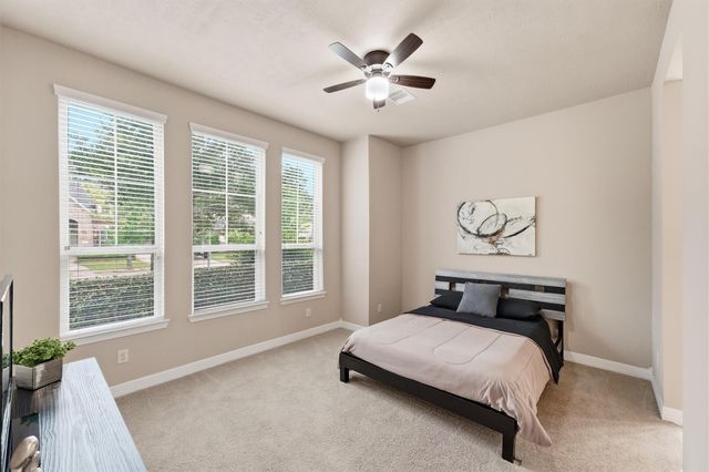 17215 Sages Ravine Drive, Humble, TX 77346