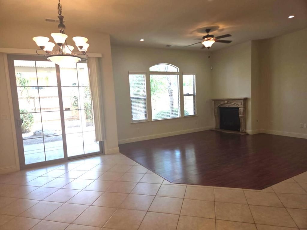 Image 3 of property listing at 1564 E Via Estrella Drive, Fresno, CA 93730