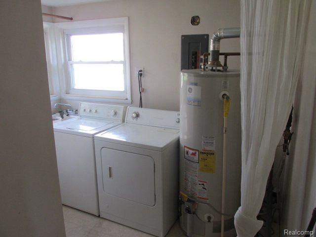 40 Regents Drive, Troy, MI 48084