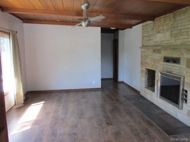 40 Regents Drive, Troy, MI 48084