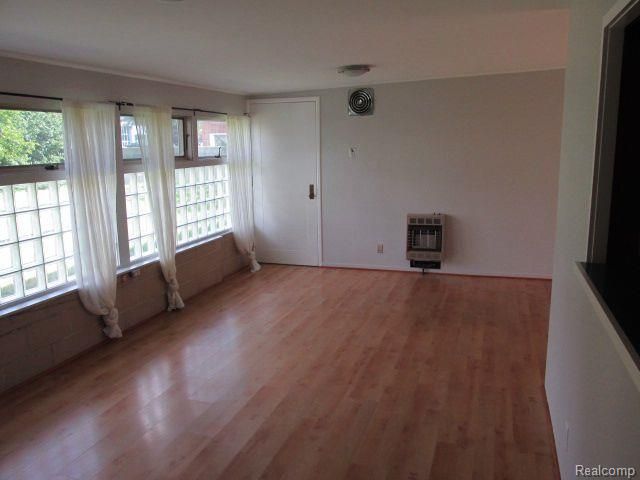 40 Regents Drive, Troy, MI 48084