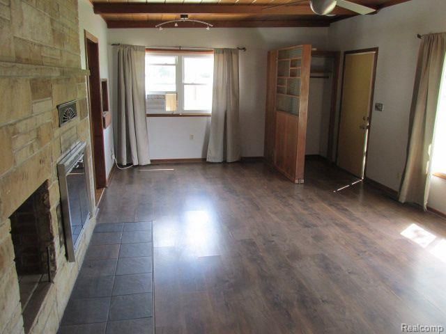 40 Regents Drive, Troy, MI 48084