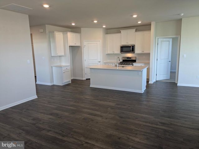 1420 SILK RUN, Breinigsville, PA 18031