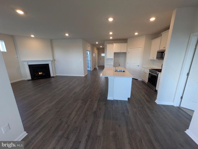 1420 SILK RUN, Breinigsville, PA 18031