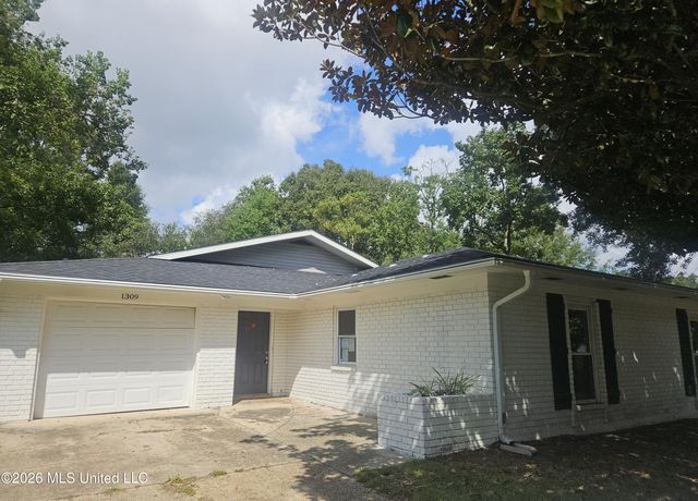 1309 Parktown Drive, Ocean Springs, MS 39564