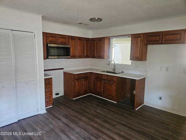 1309 Parktown Drive, Ocean Springs, MS 39564
