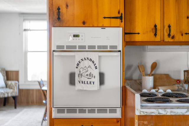 25 TILT HAMMER CIR, Staunton, VA 24401