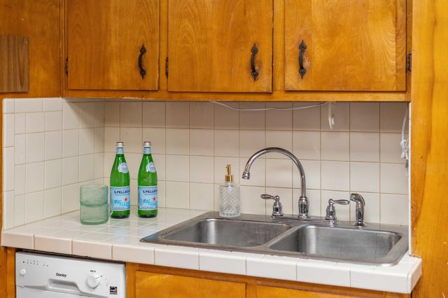 25 TILT HAMMER CIR, Staunton, VA 24401