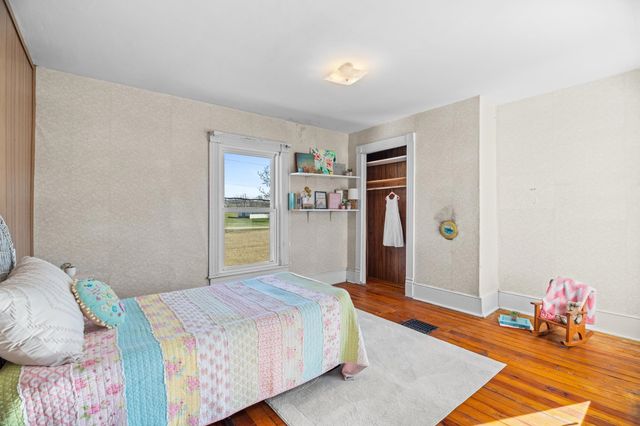 25 TILT HAMMER CIR, Staunton, VA 24401