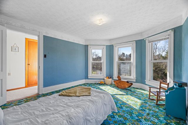 25 TILT HAMMER CIR, Staunton, VA 24401