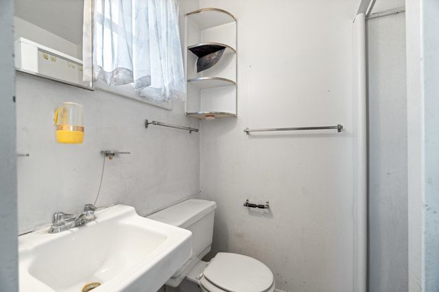 25 TILT HAMMER CIR, Staunton, VA 24401