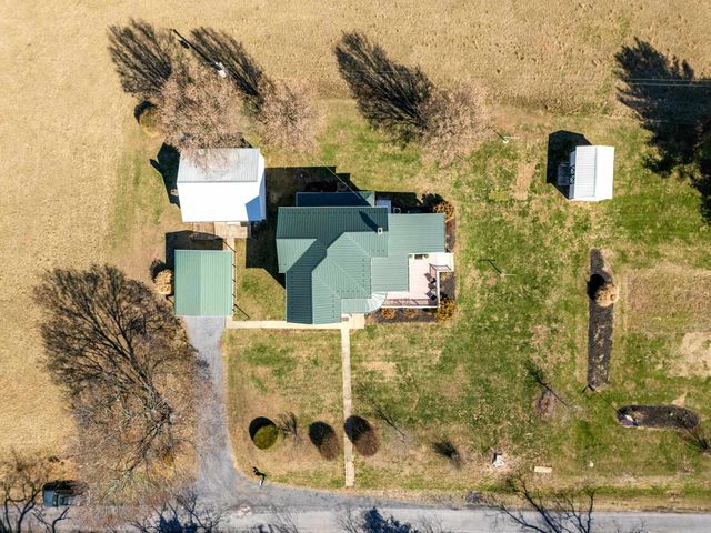 25 TILT HAMMER CIR, Staunton, VA 24401