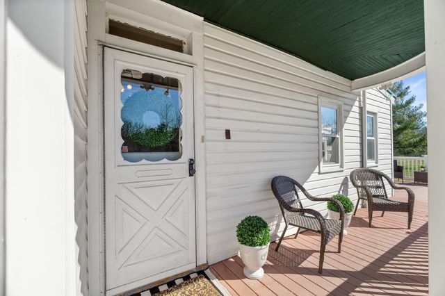 25 TILT HAMMER CIR, Staunton, VA 24401