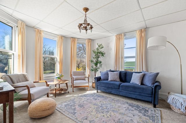 25 TILT HAMMER CIR, Staunton, VA 24401