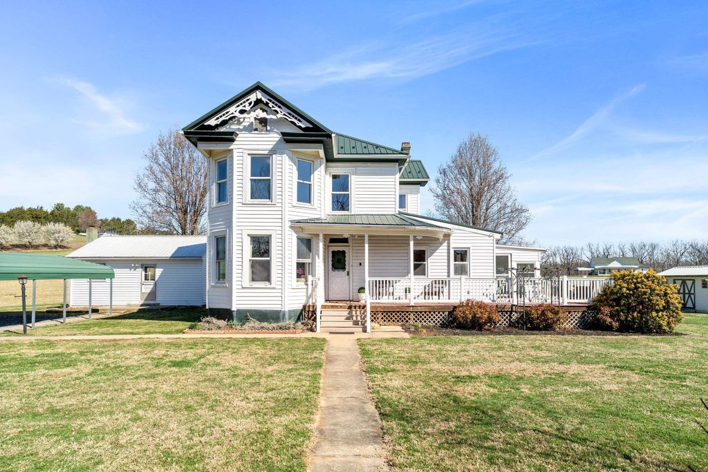 25 TILT HAMMER CIR, Staunton, VA 24401