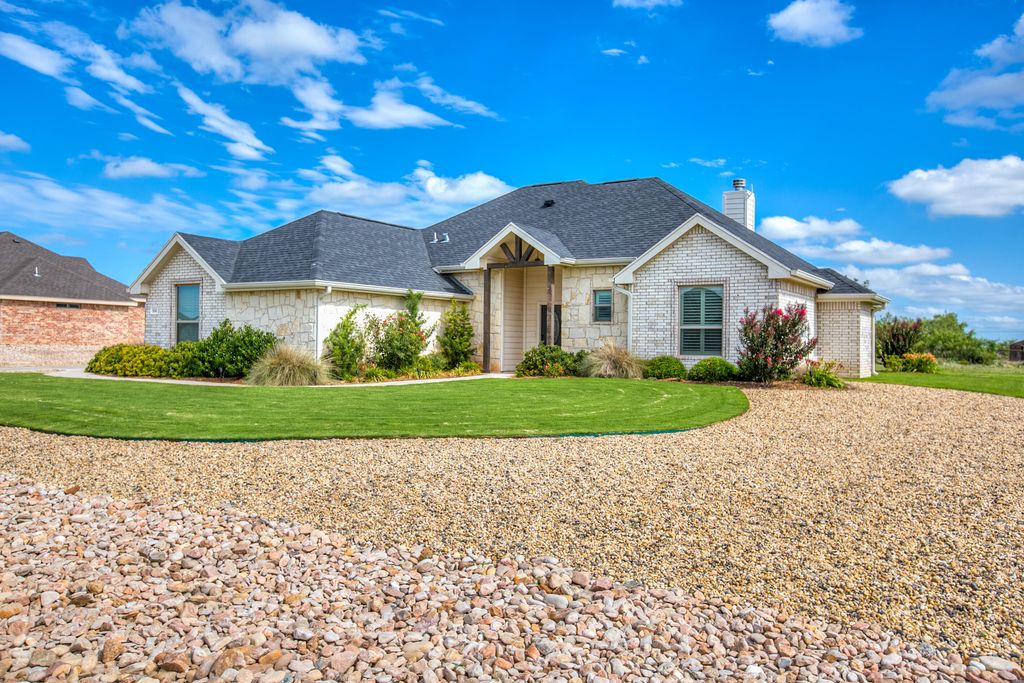 5242 Grey Wolf Lane, San Angelo, TX 76901
