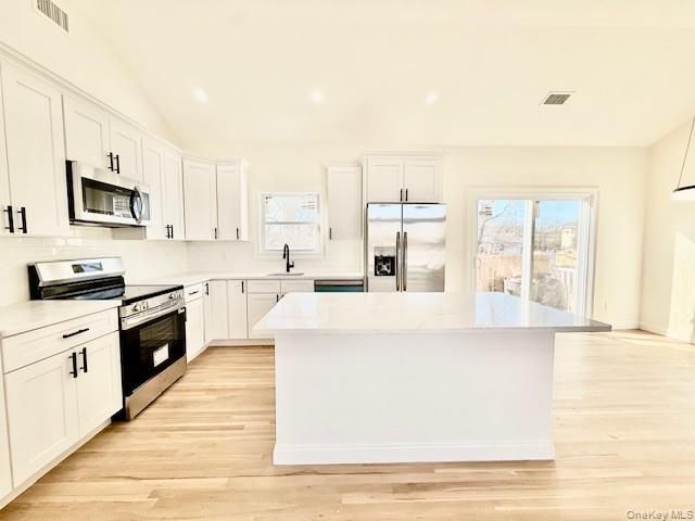 10 Amarr Drive, Shirley, NY 11967