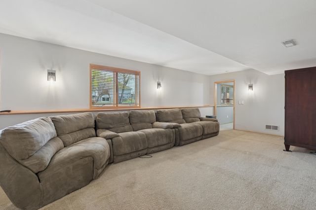 6664 Clearwater Creek Drive, Lino Lakes, MN 55038