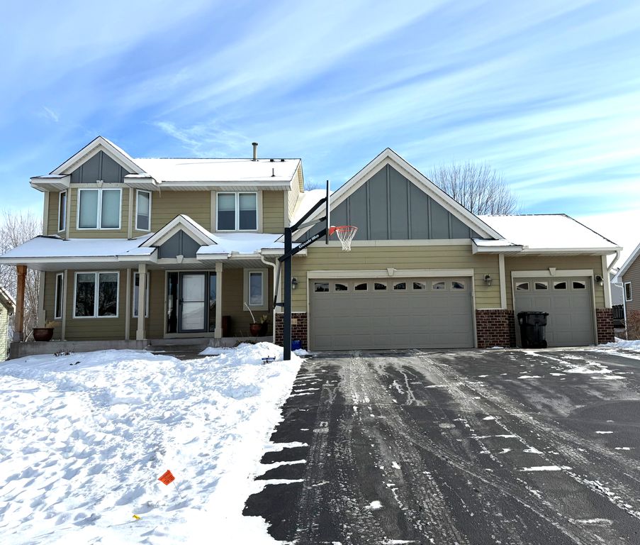 6664 Clearwater Creek Drive, Lino Lakes, MN 55038