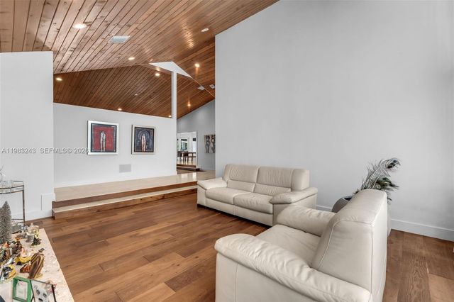 8967 SW 117th St, Miami, FL 33176