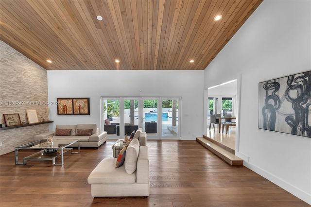 8967 SW 117th St, Miami, FL 33176