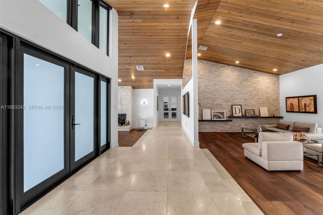 8967 SW 117th St, Miami, FL 33176