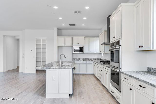 17837 W PASADENA Avenue, Litchfield Park, AZ 85340