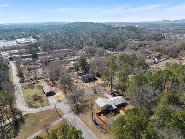 301 Briarwood Drive, Calhoun, GA 30701