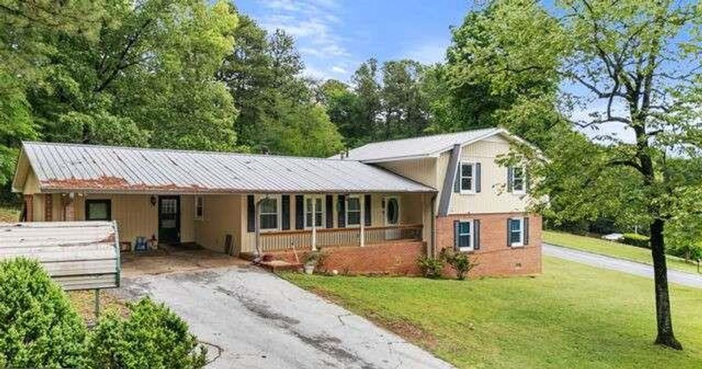 301 Briarwood Drive, Calhoun, GA 30701